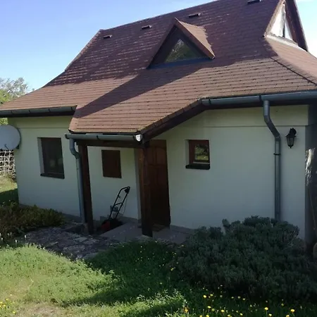 Felsooersi Nyugalom Holiday home *